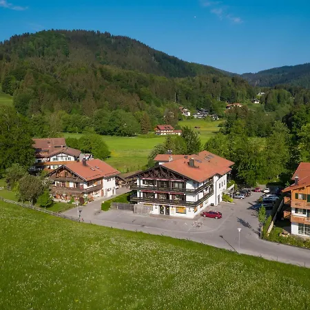 Apartment Ferienwohnung Am Tegernsee - Zentral Gelegen, Ideal Fur Eine Auszeit Zu Zweit